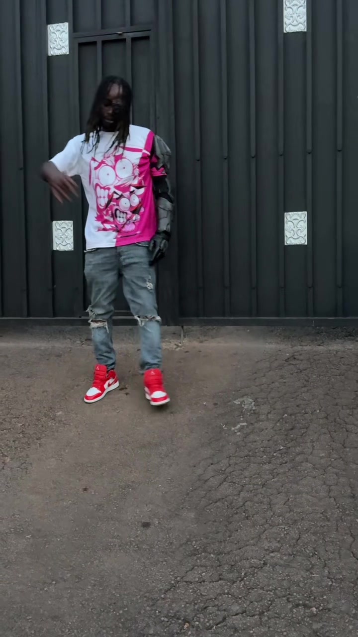 @FlossDaArtist🇺🇬🇬🇧