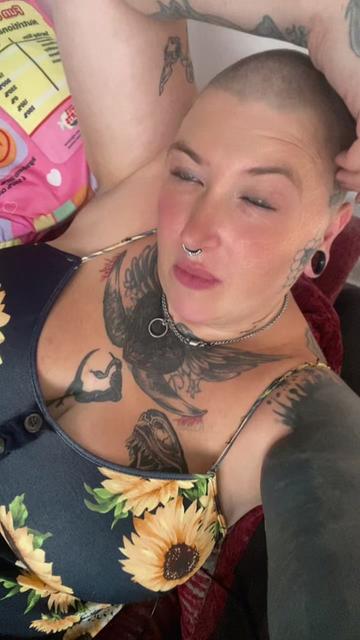 @Damagedgoddess