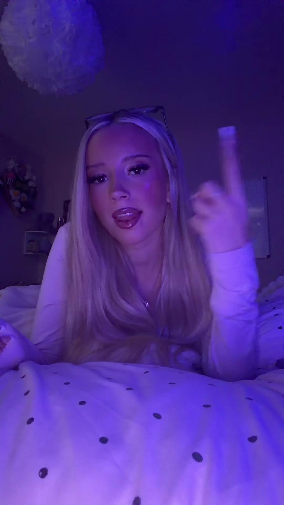 @Becca Louise 🐻ྀི