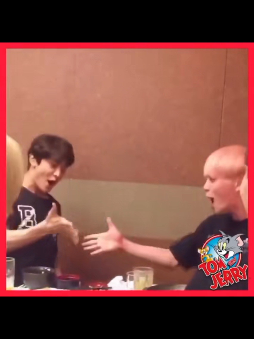 @SHINee ♥️Jonghyun