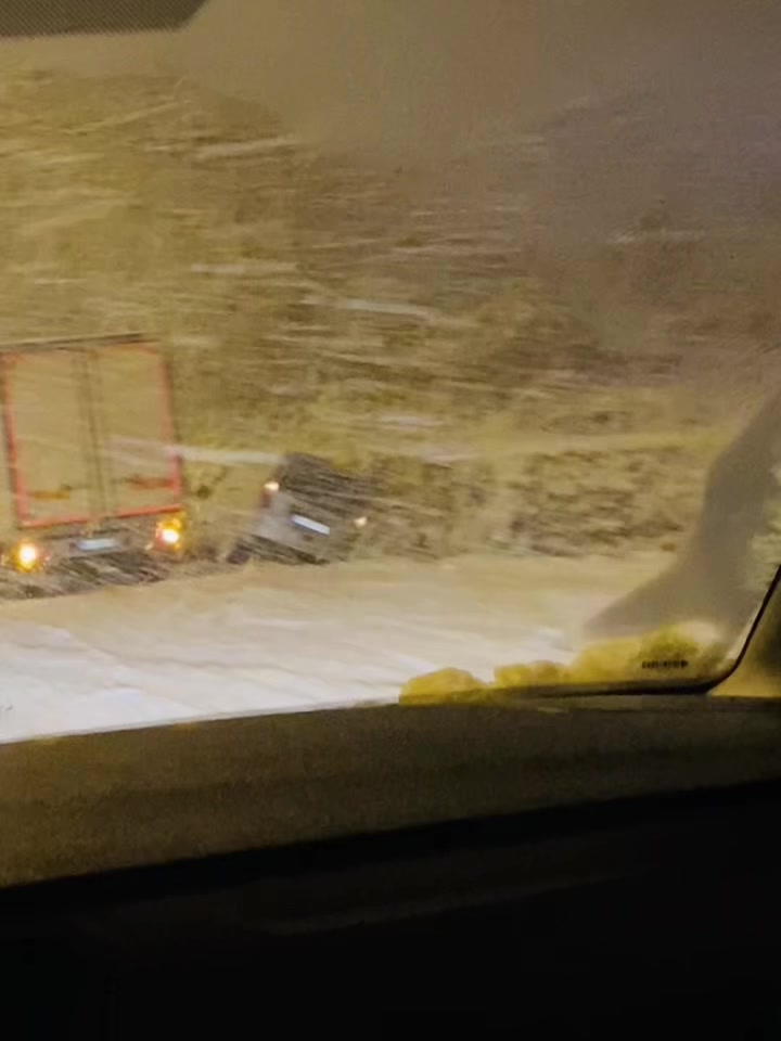 @&Ouml;zcan kaya