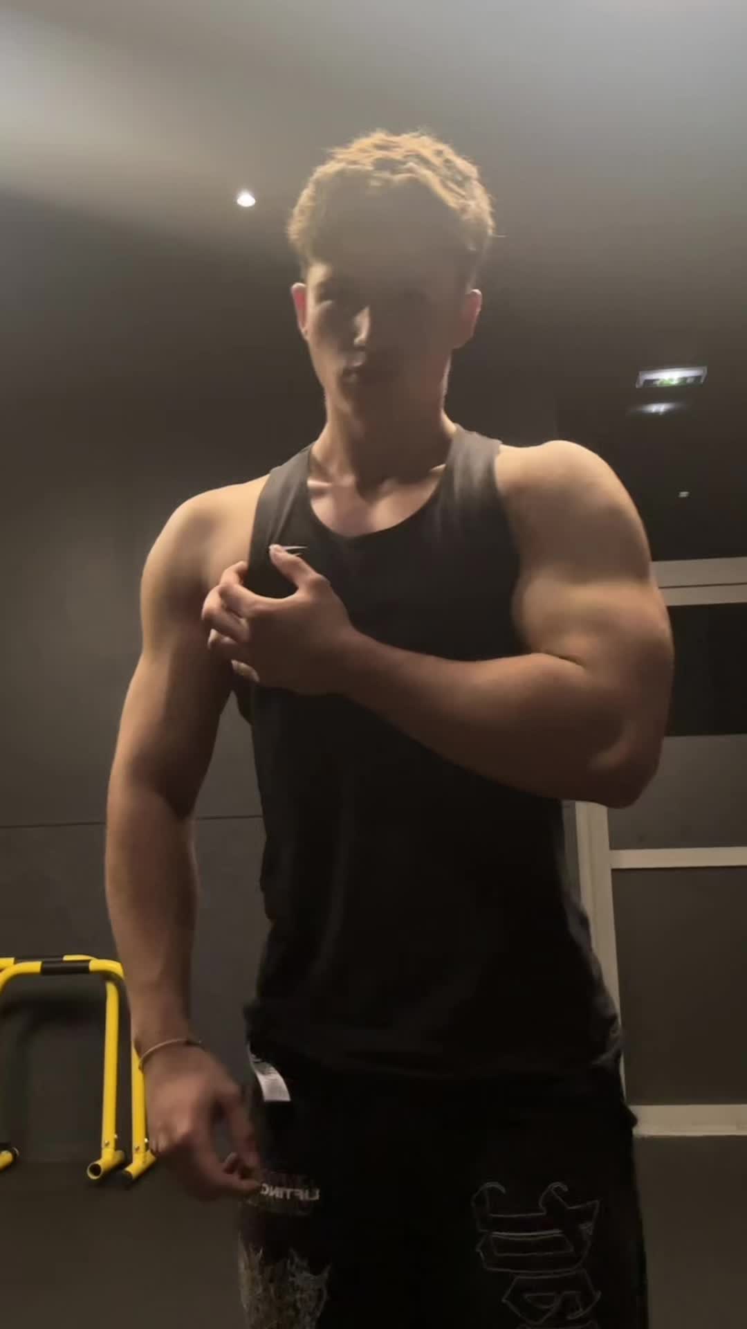 @loric_fit
