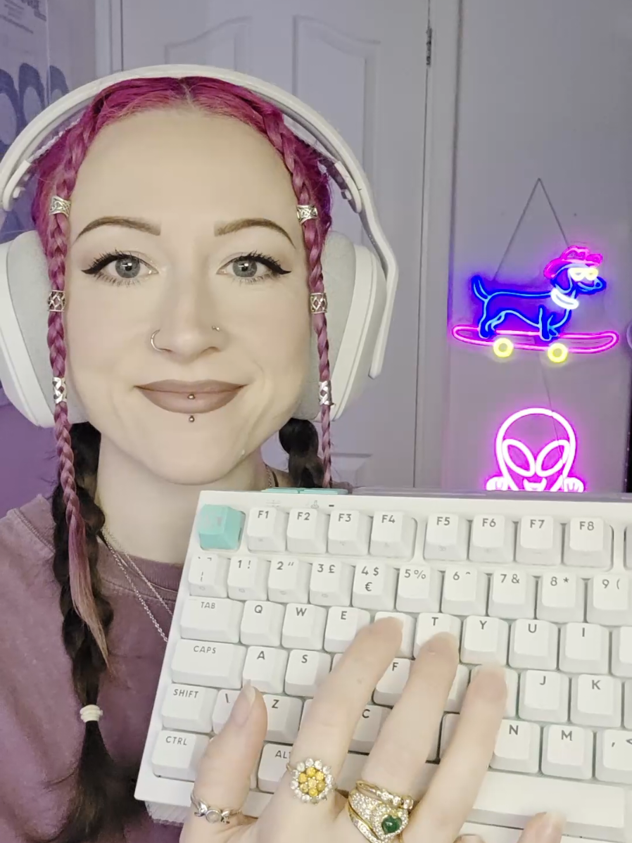 @HollyREX | Twitch