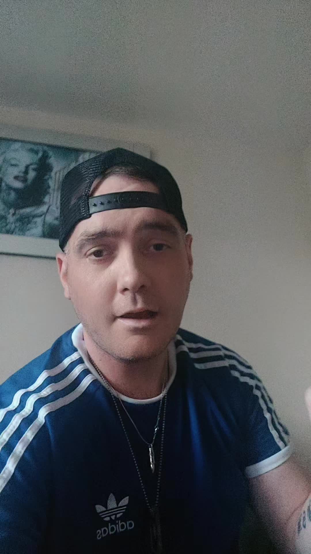 @Big Dee 🇬🇧🤝🏼🇨🇮 😉