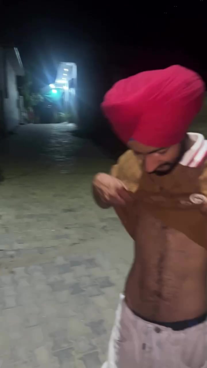 @Yeh Kali Kali ankhe 👀