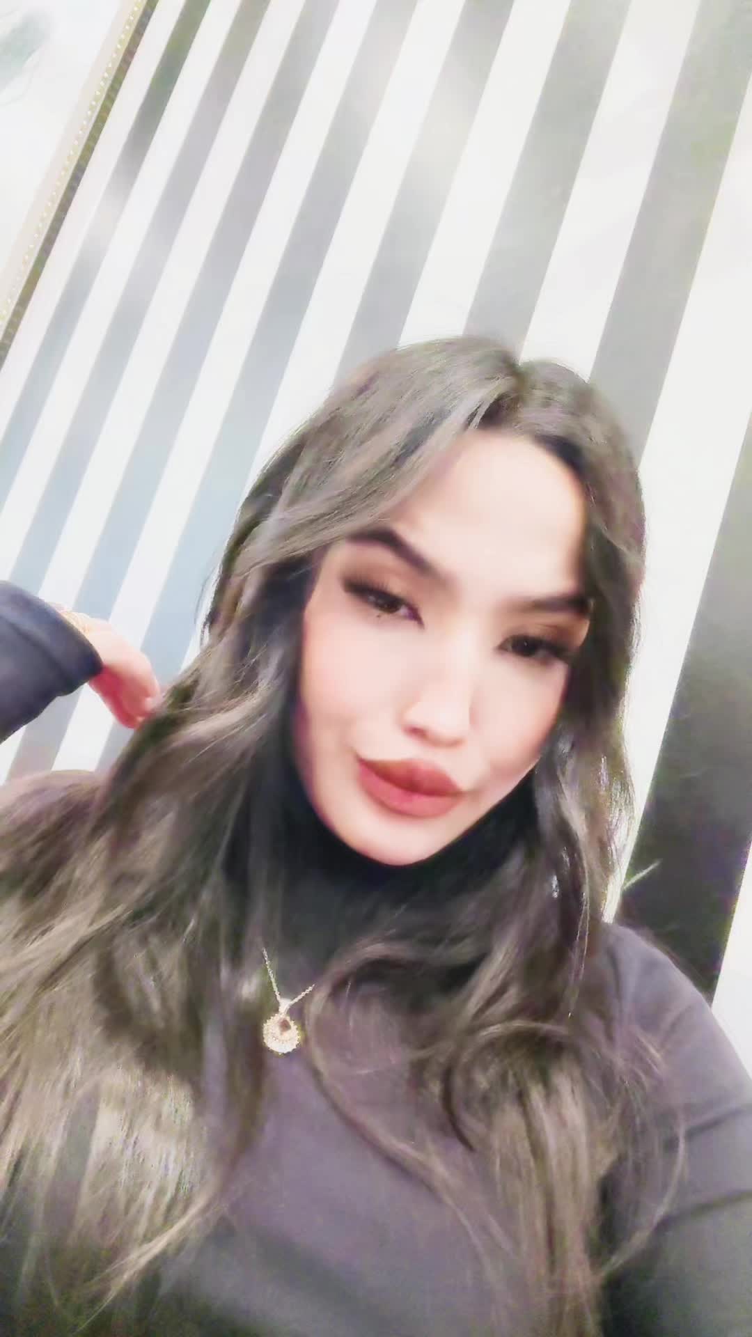 @r.zohi