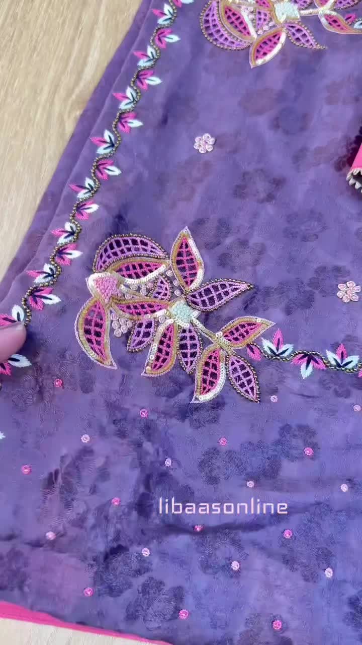 @ਲਿਬਾਸ by ਕੌਰ