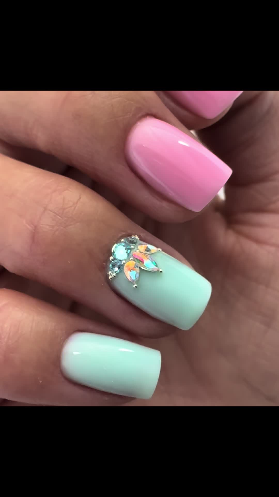 @nails_by_vivien_