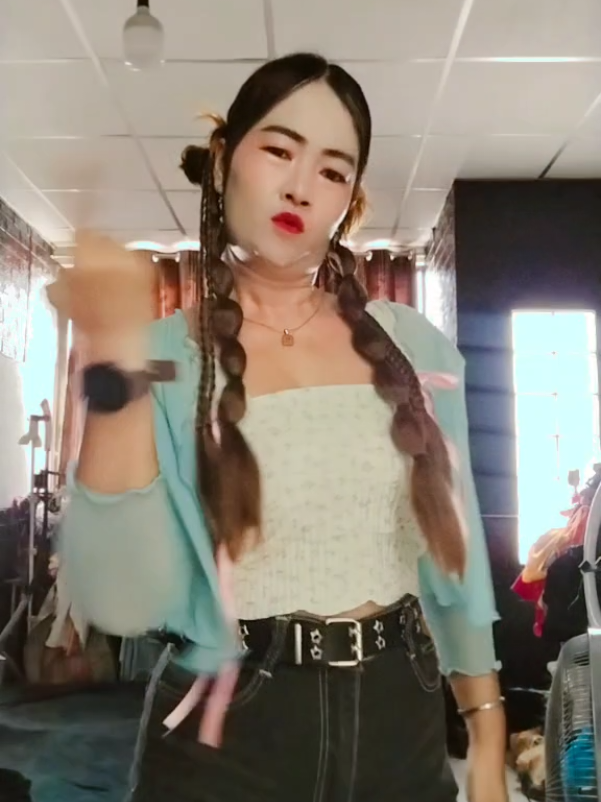 @★มิ้น^^"เอวซิ่ง★🏠สาริกา🇹🇭