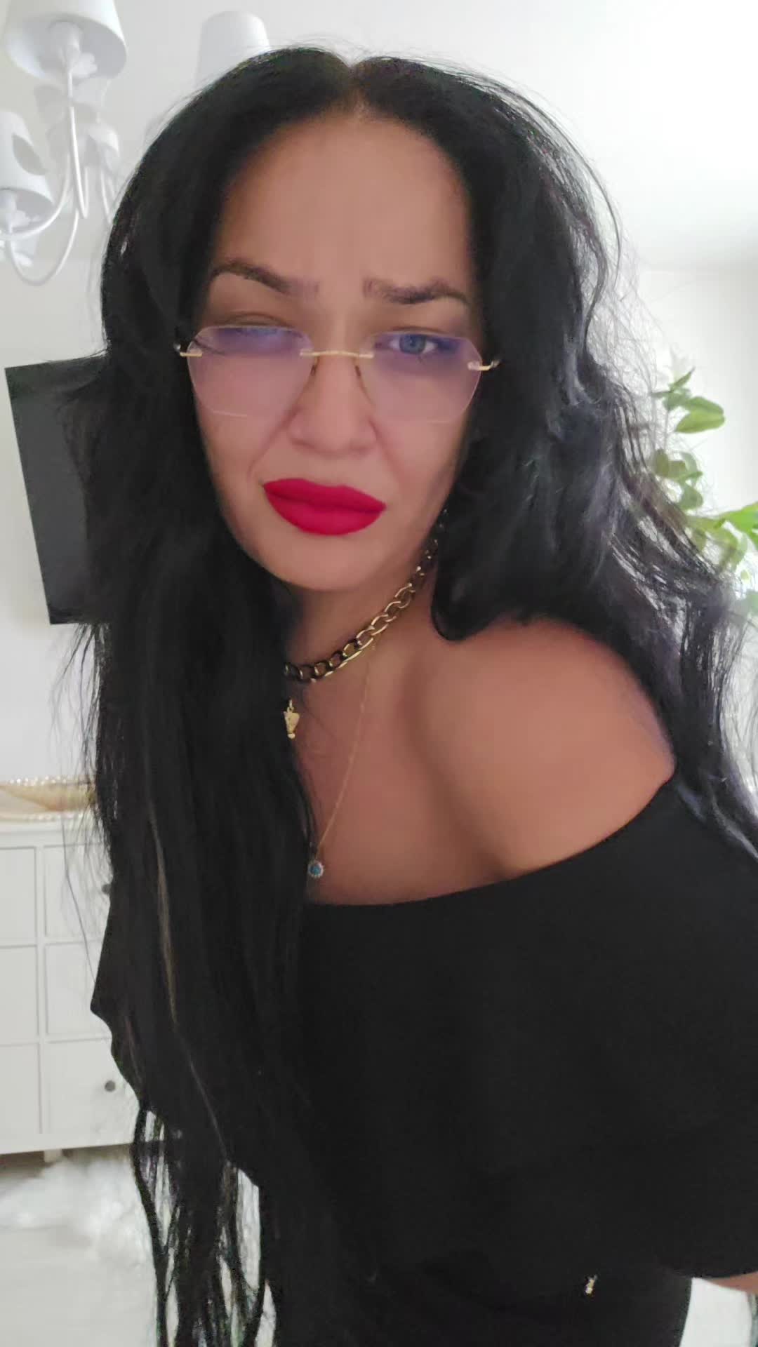 @𝙏 𝙍 𝙄 𝙓 𝙄