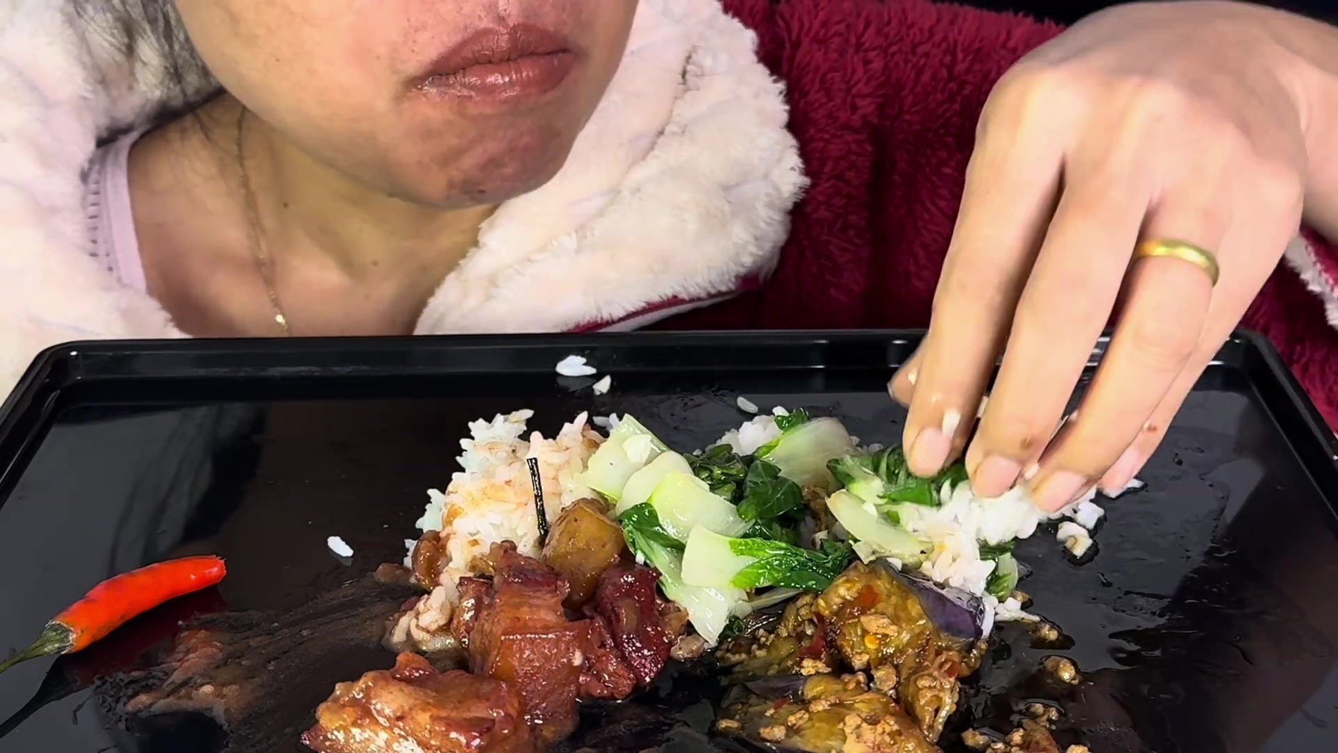 @Thirith eats
