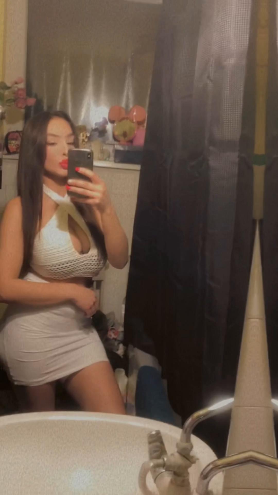 @Elizabeth Rozsavölgyi 25🌹