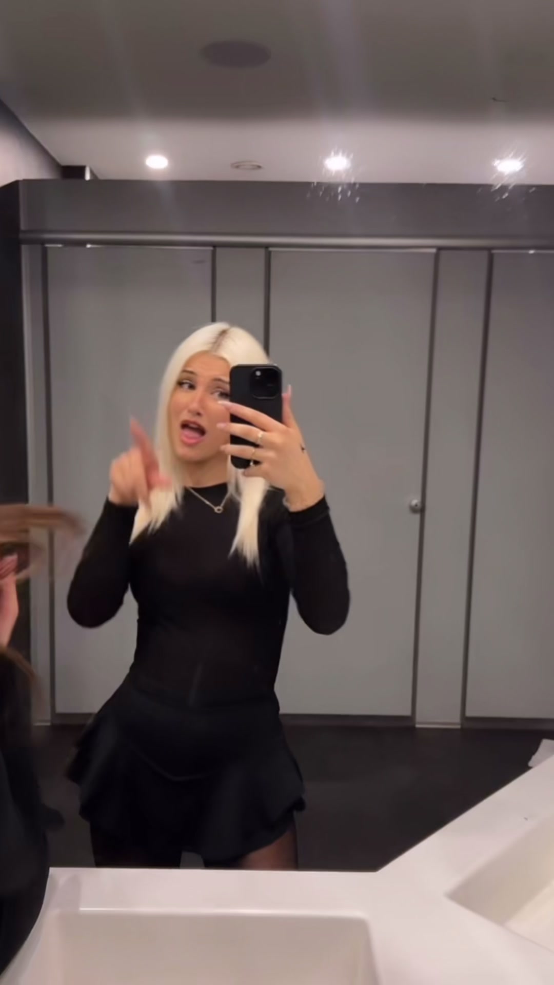 @evelyndallona