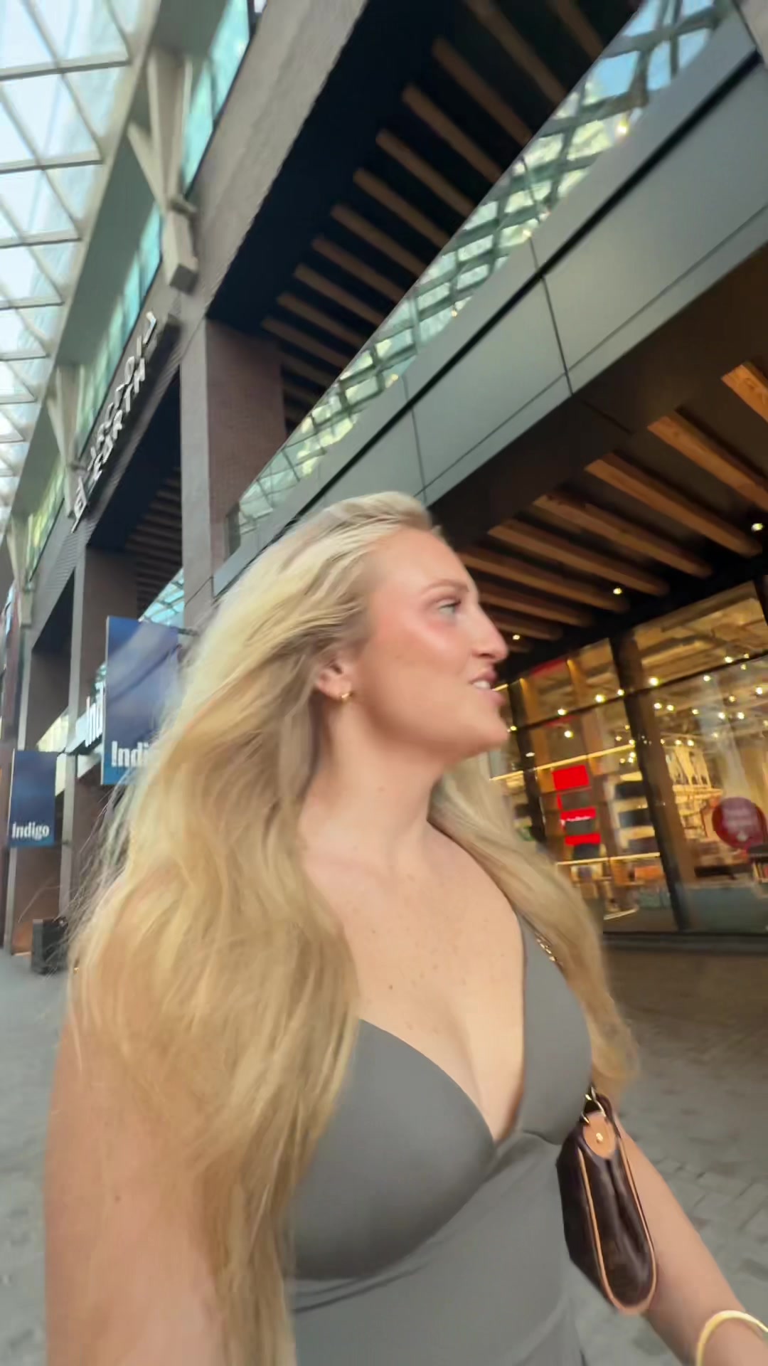 @dumbblondediary