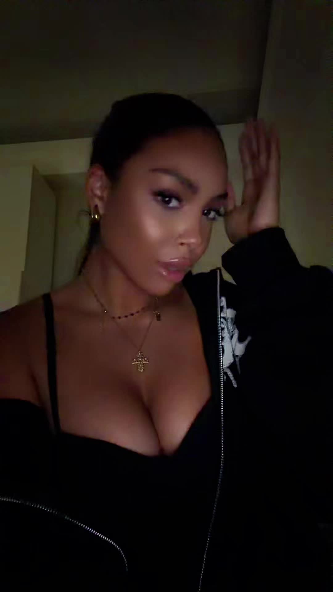 @Islands Girl 🏝️