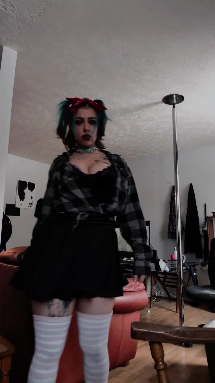 @Buzzedqueen🍉