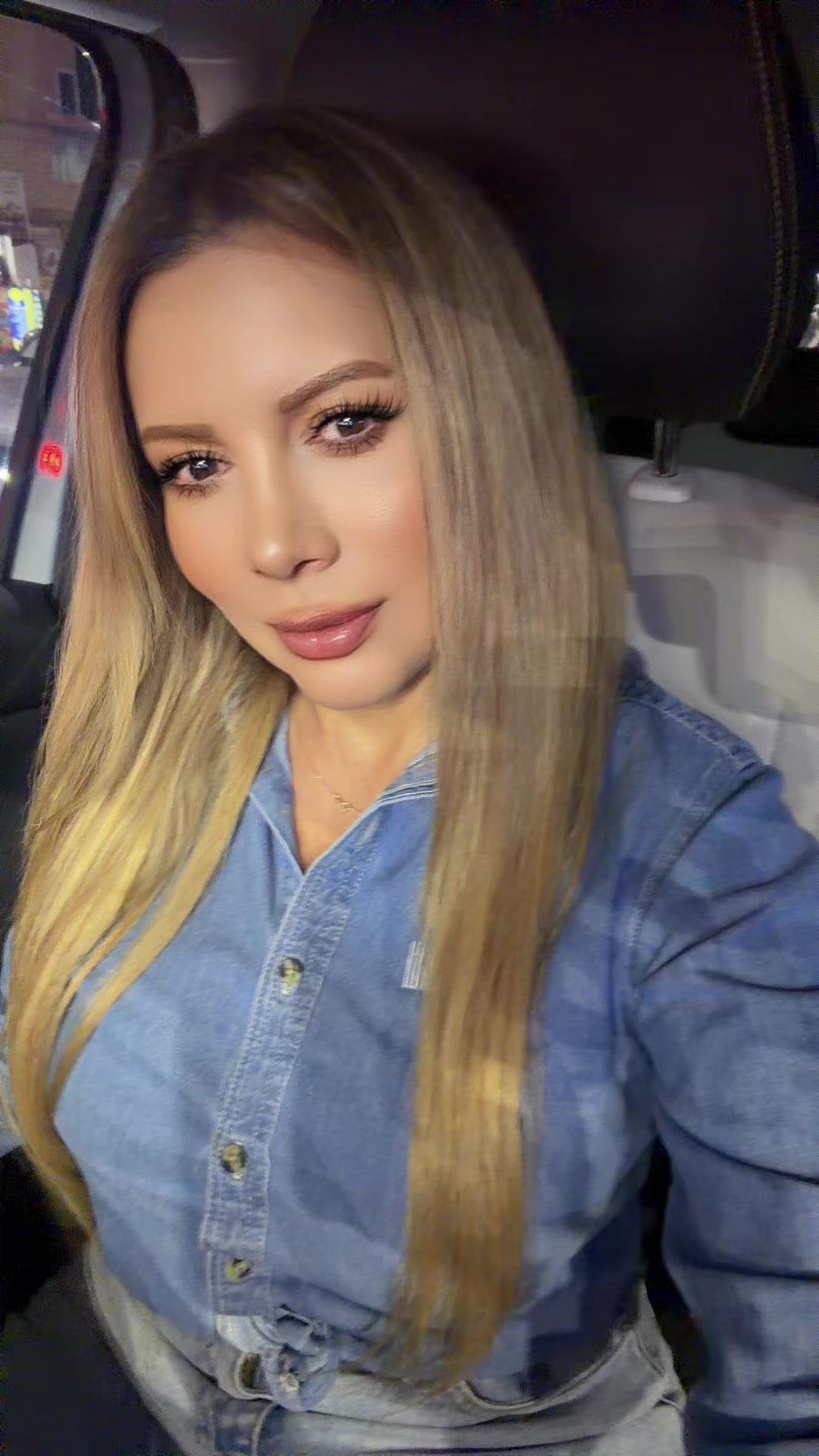 @Anna Karyna