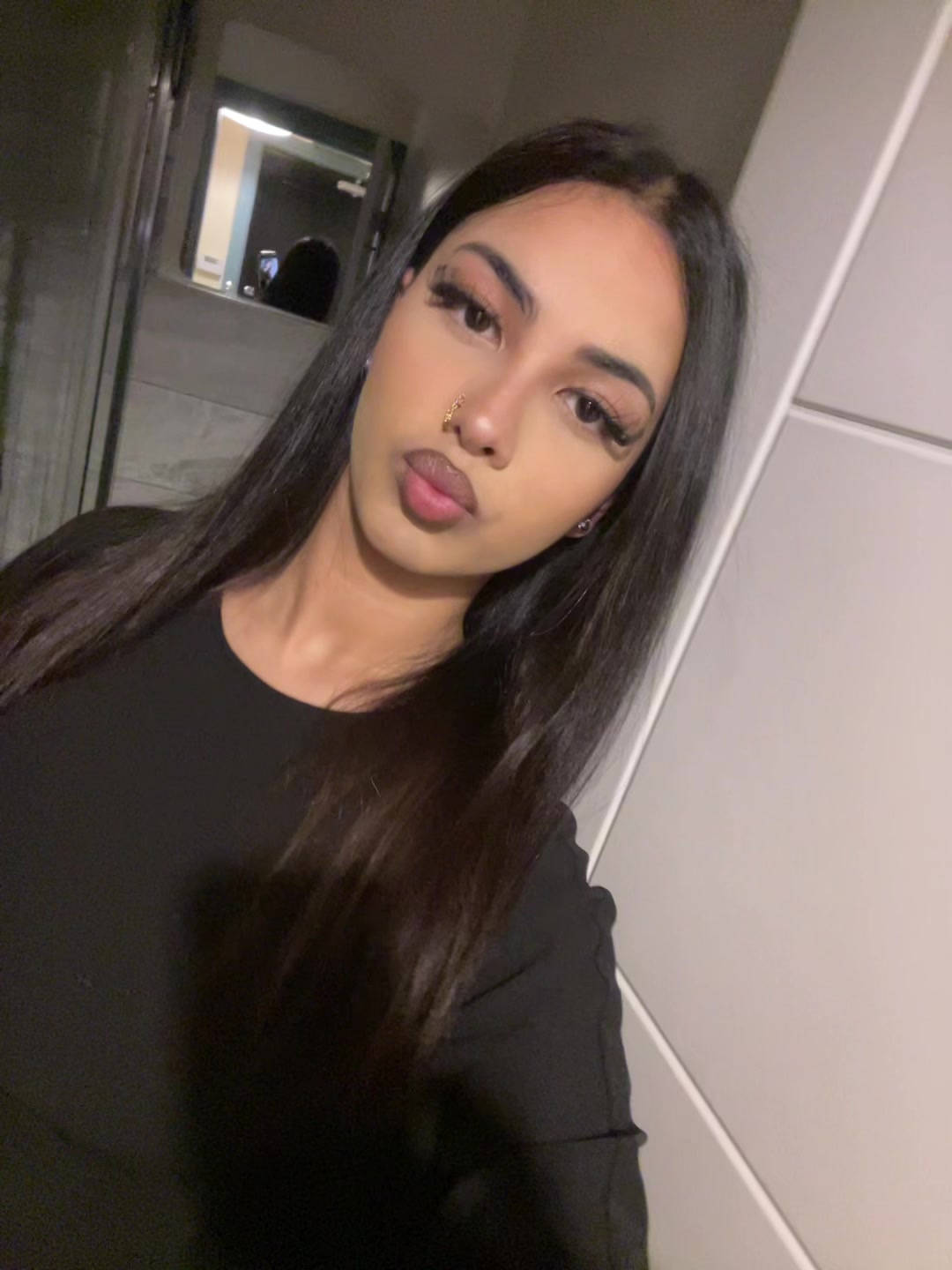 @️