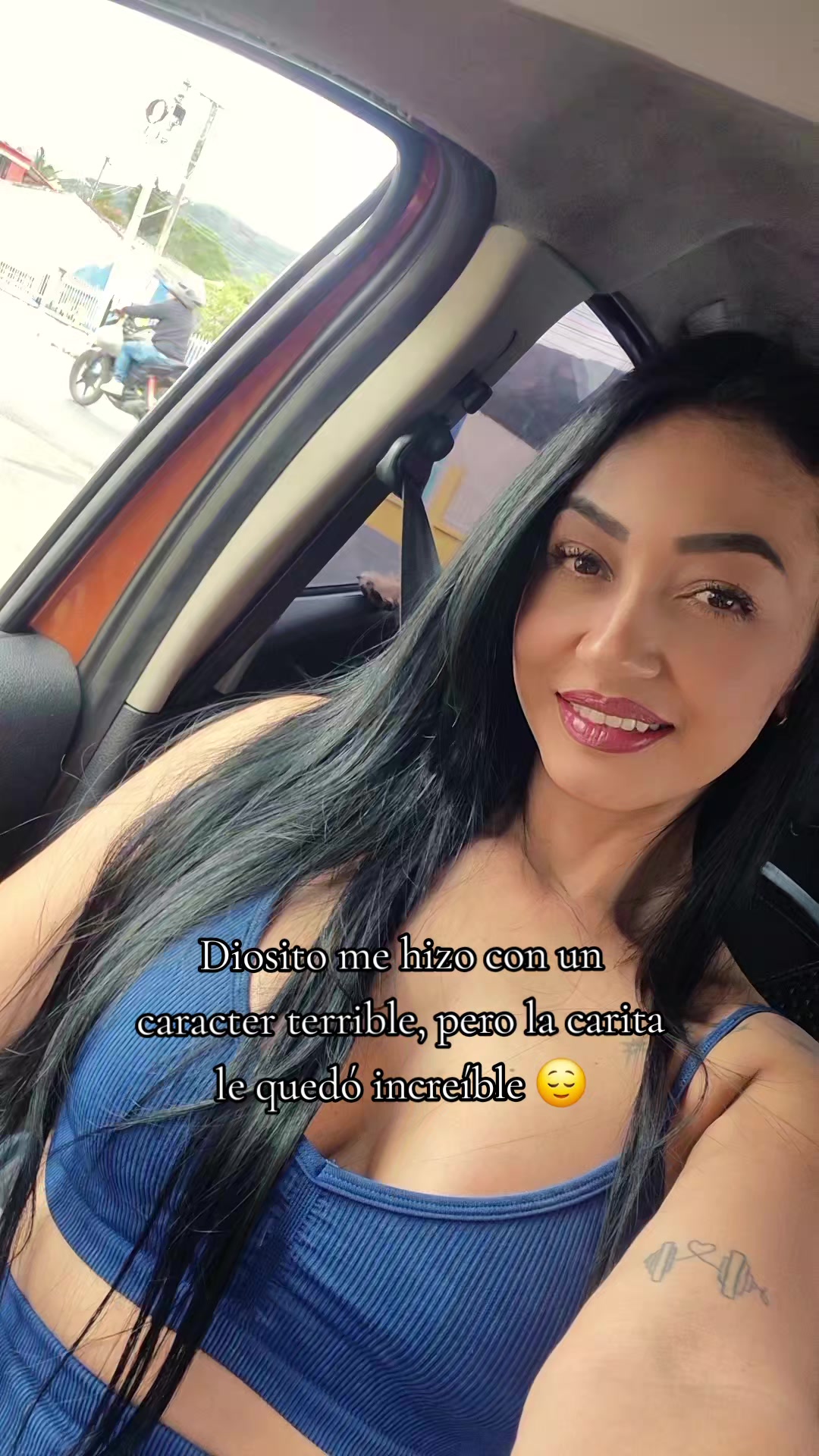 @Julie Vanesa . Te sigue