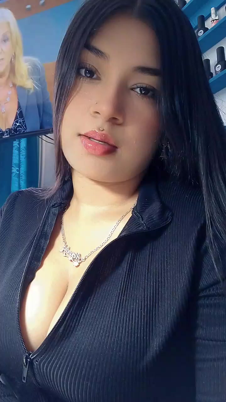 @Ale🧚🏼♀️💜Ojitos lindos💜