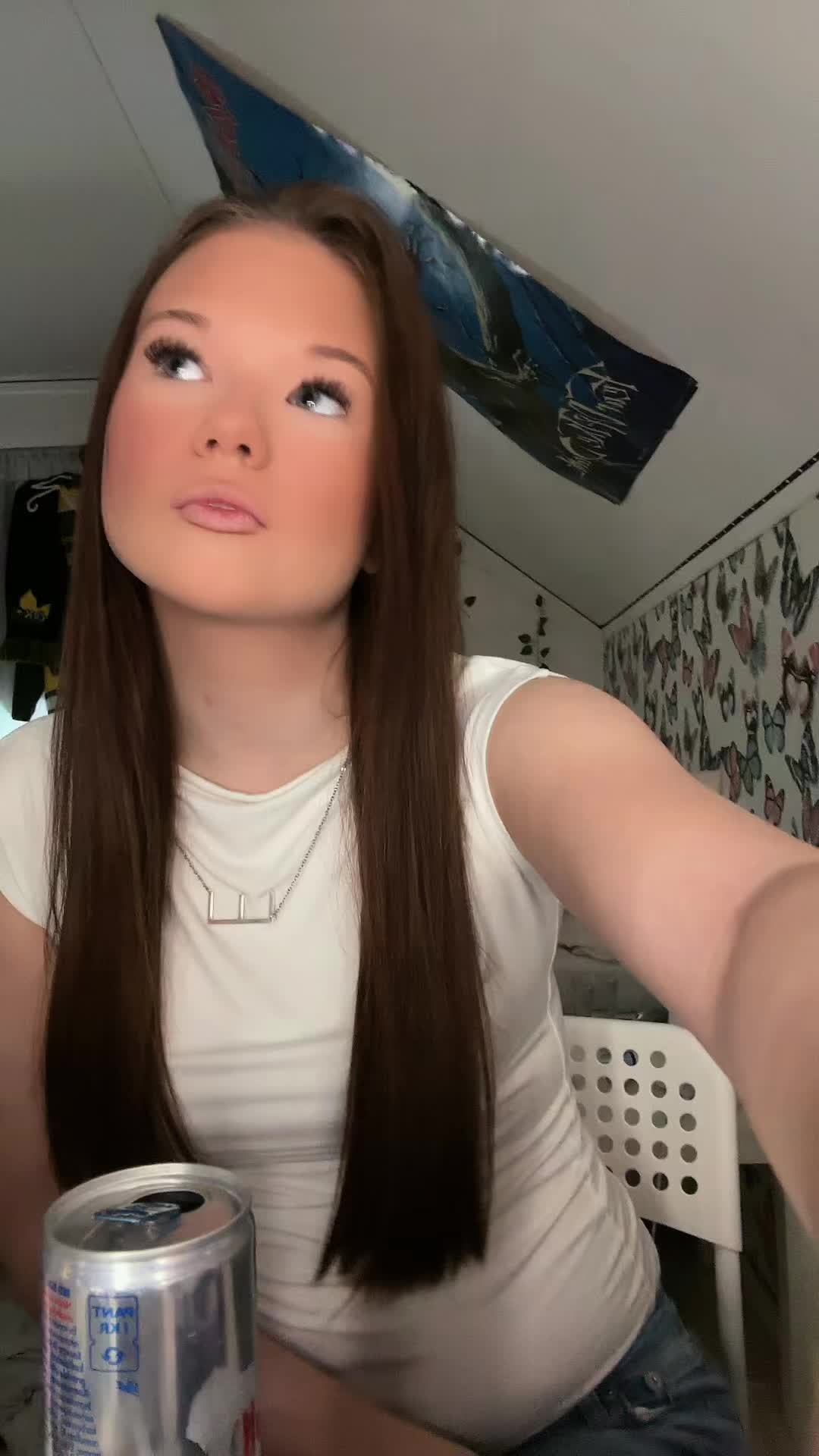 @𝓔𝓿𝓮𝓵𝓲𝓷𝓪