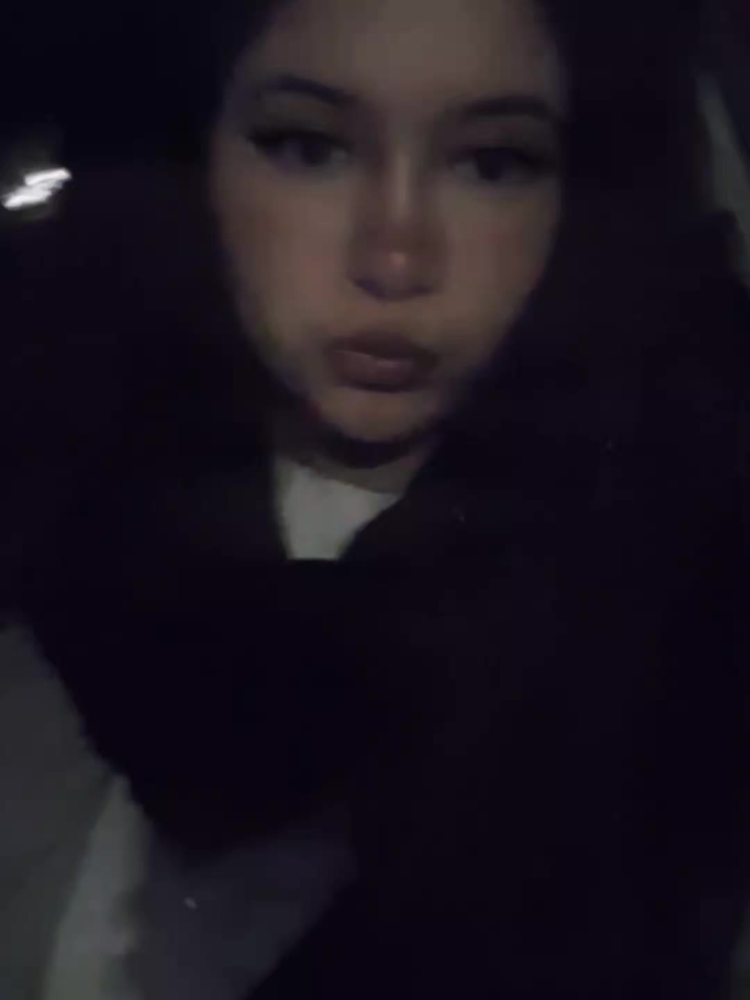 @Bella