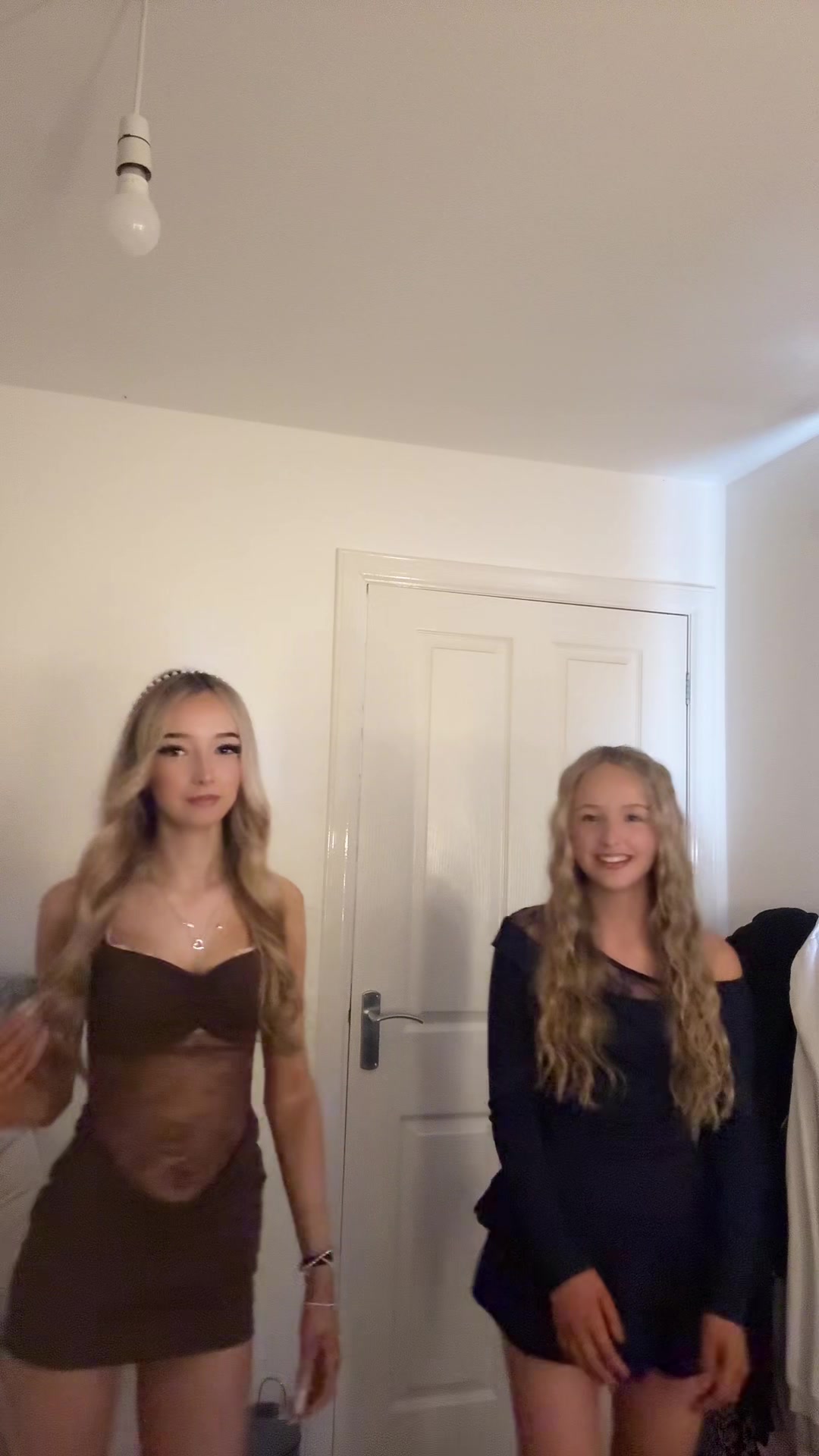 @𝐞