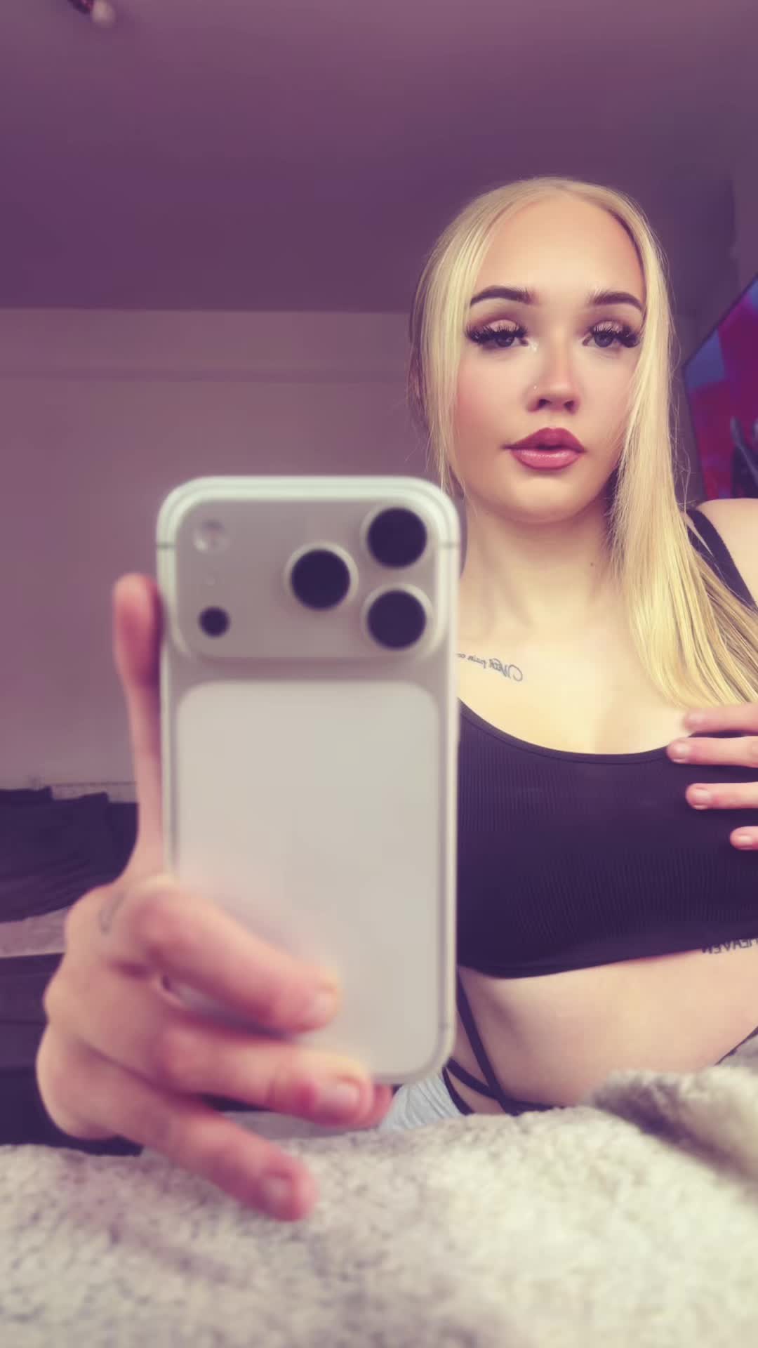 @xosezzyxo