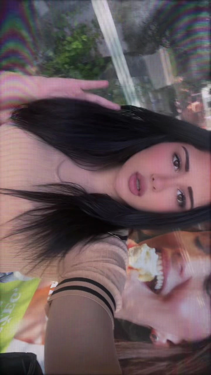 @neeveenica