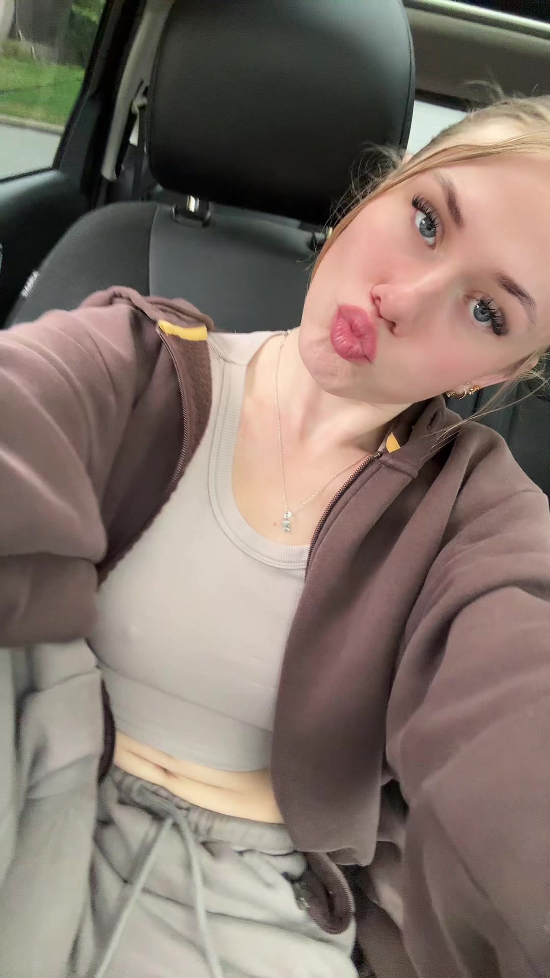 @yourfavblondiiie