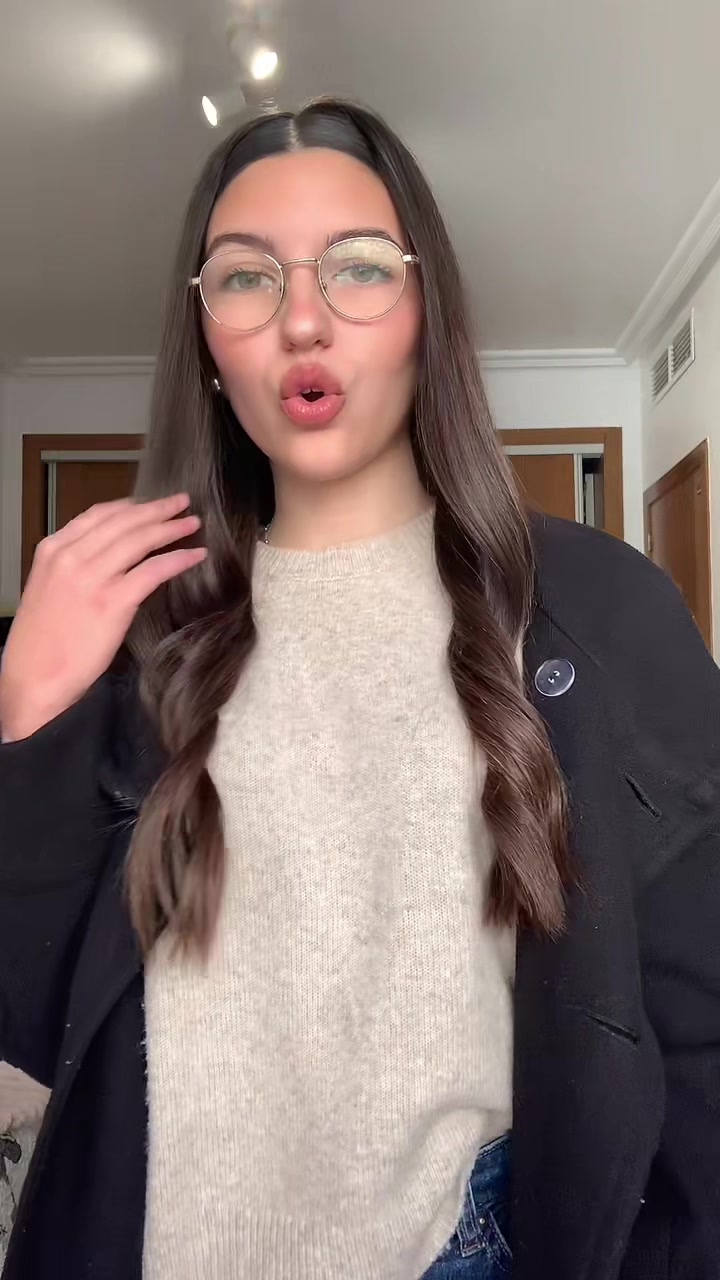 @V𝐢𝐜𝐭𝐨𝐫𝐢𝐚