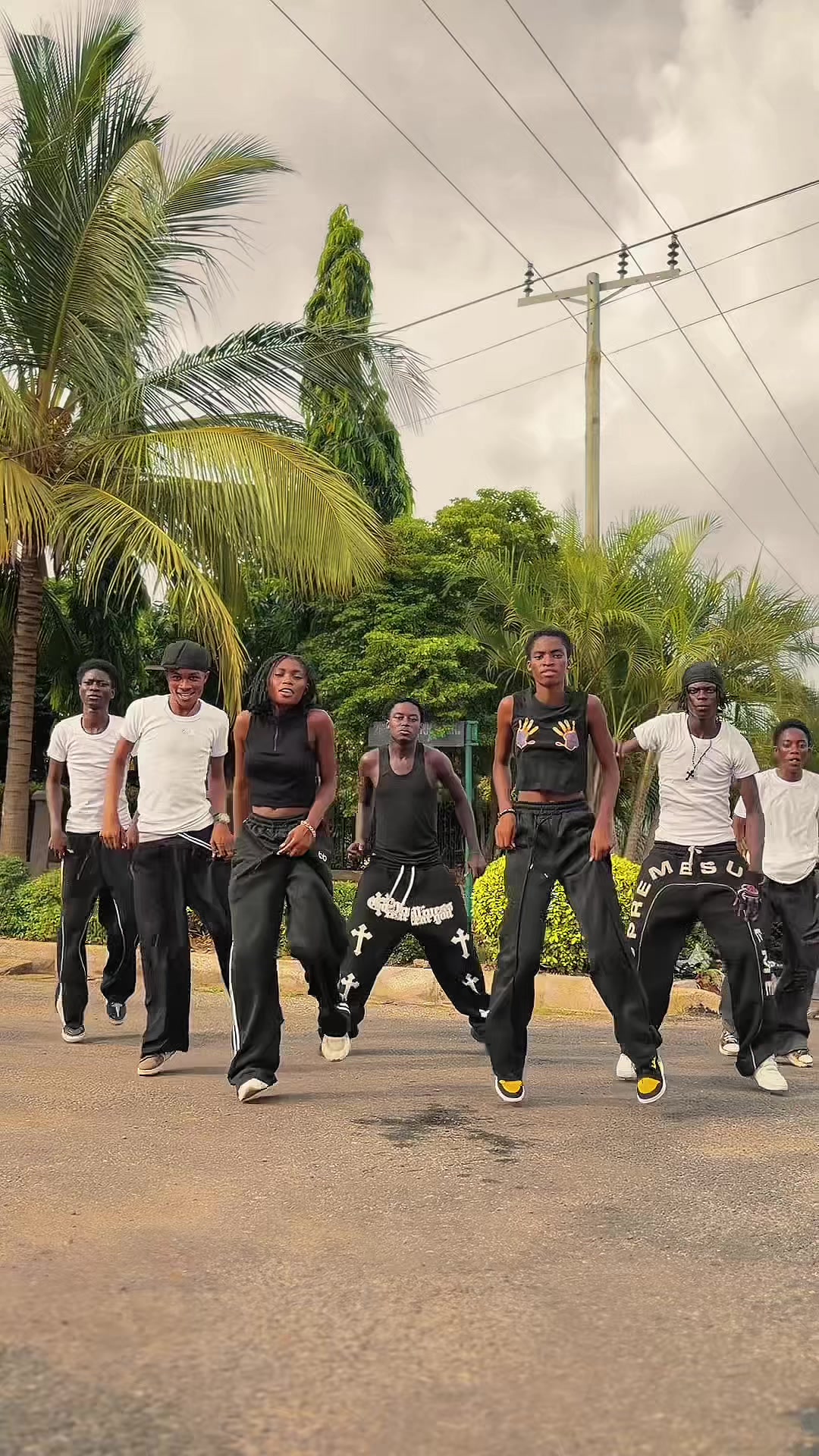 @lysndancecrew