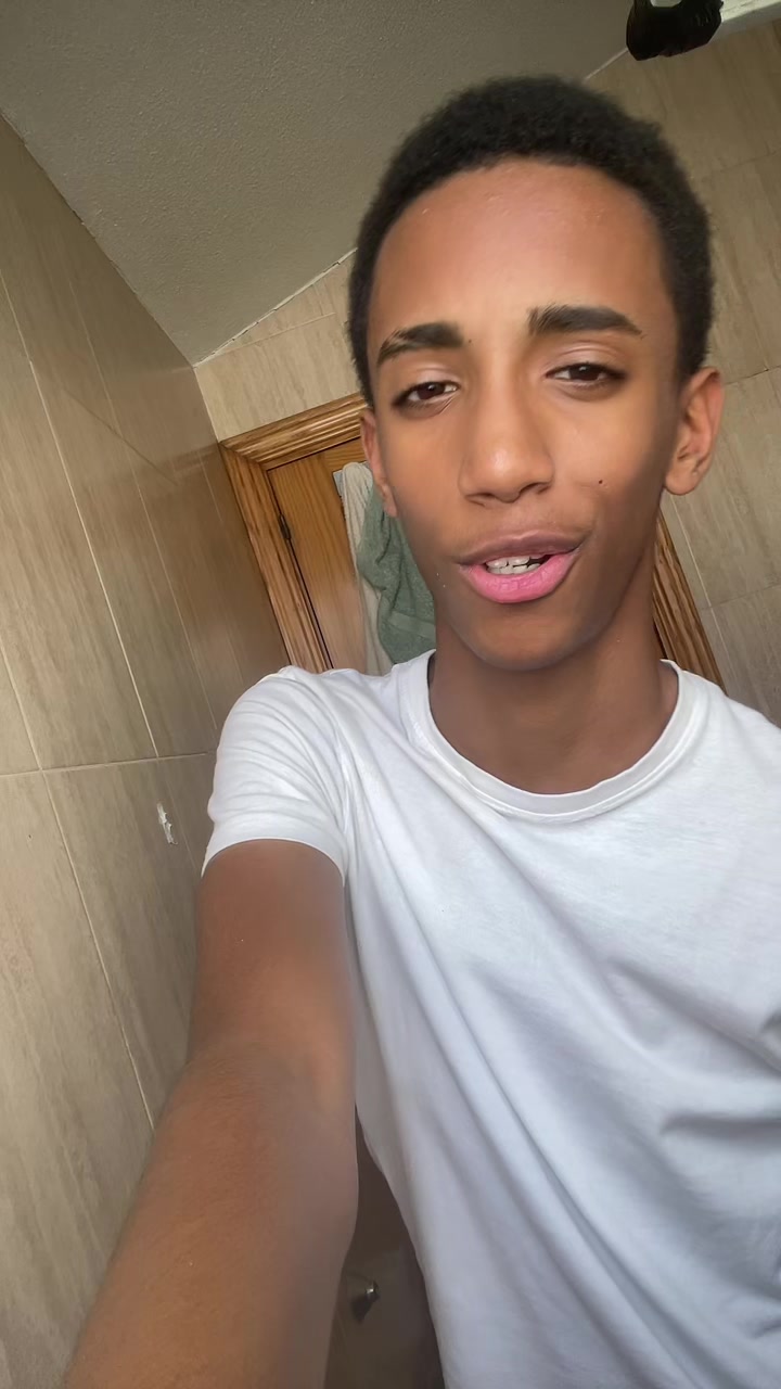 @izan.cm