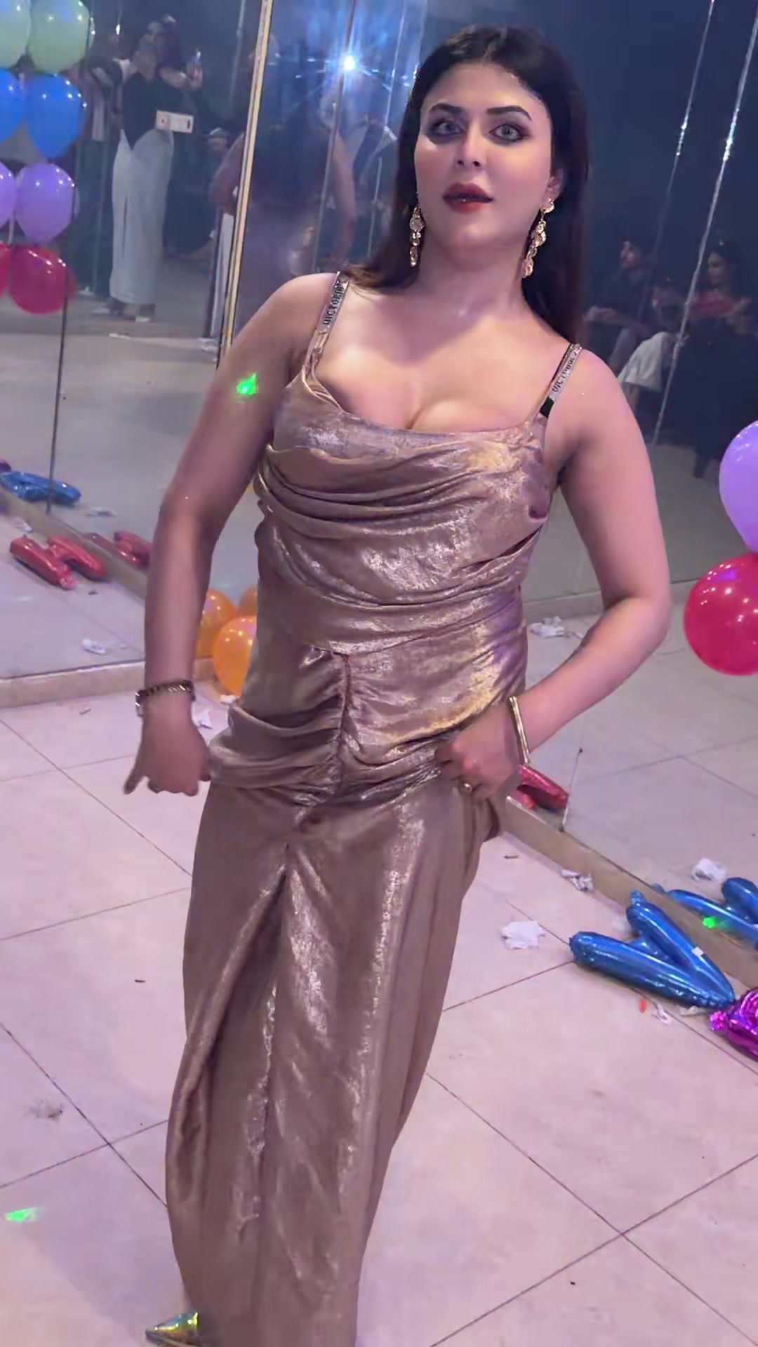 @Wania Butt
