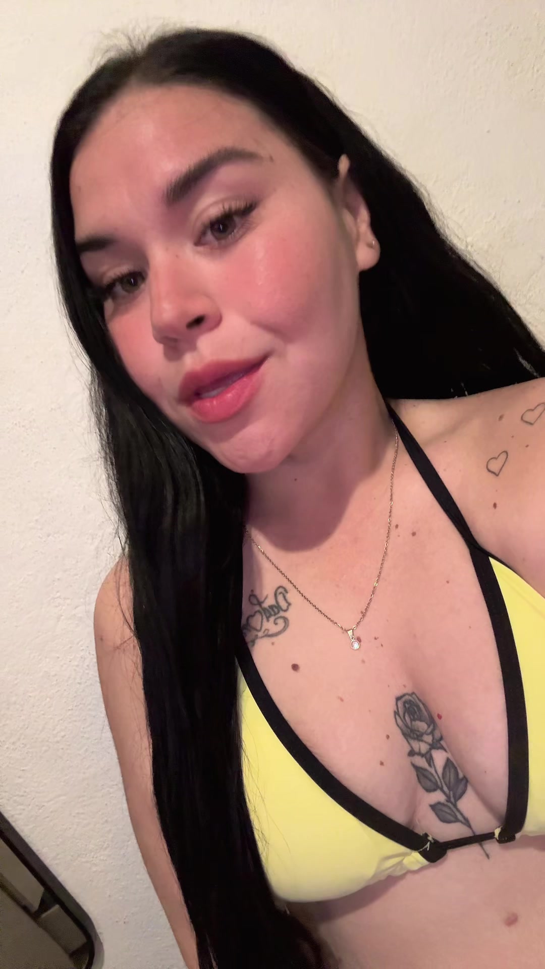 @yazmineosuna