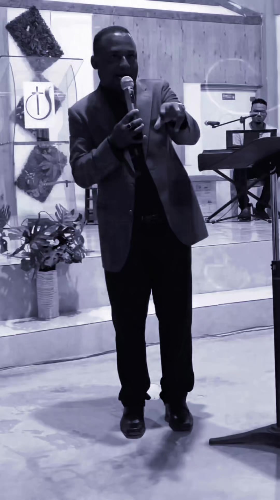 @PASTOR HENRI MARTÍNEZ OFICIAL