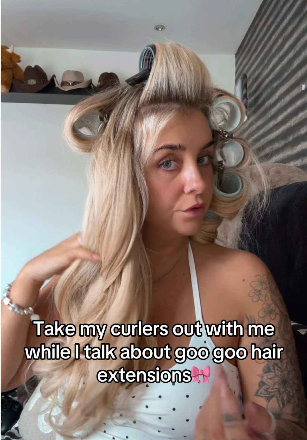 @courtneyleahliv