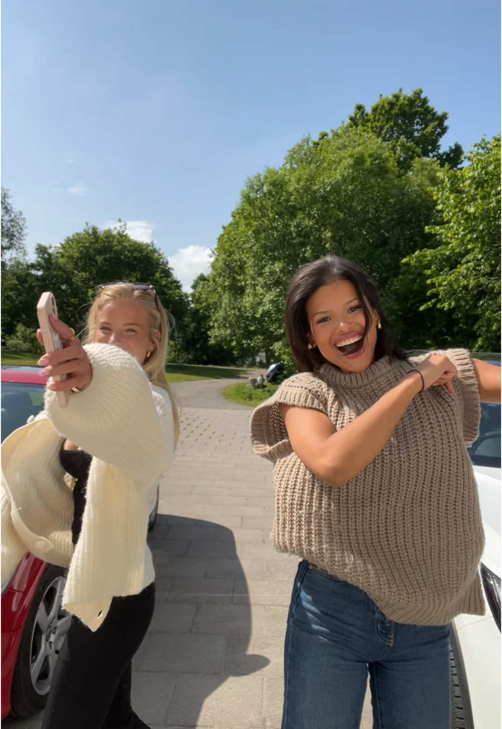 @Kajsa & Elin 👩🏼❤️💋👩🏽