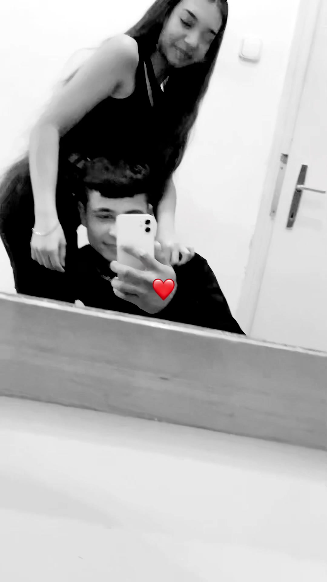 @𝒁𝒔𝒂𝒏𝒆𝒕𝒕