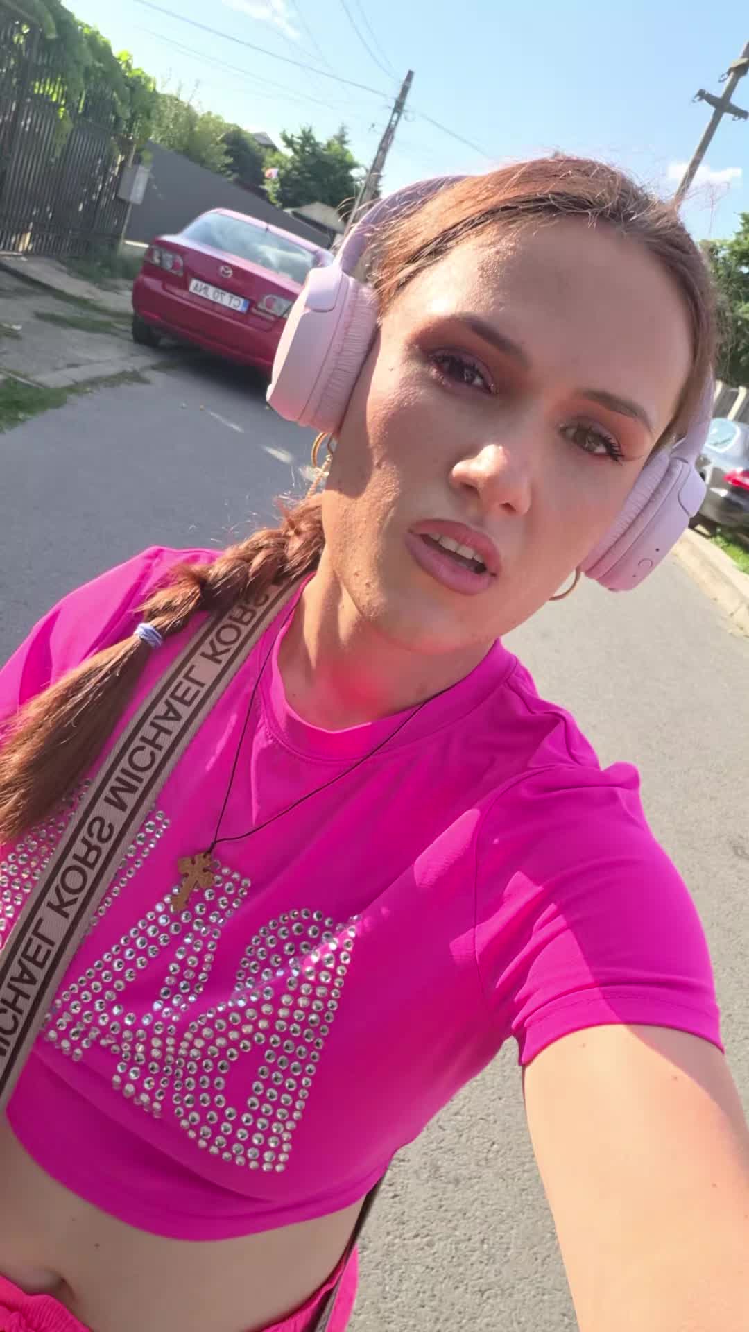 @danielaloveionut15
