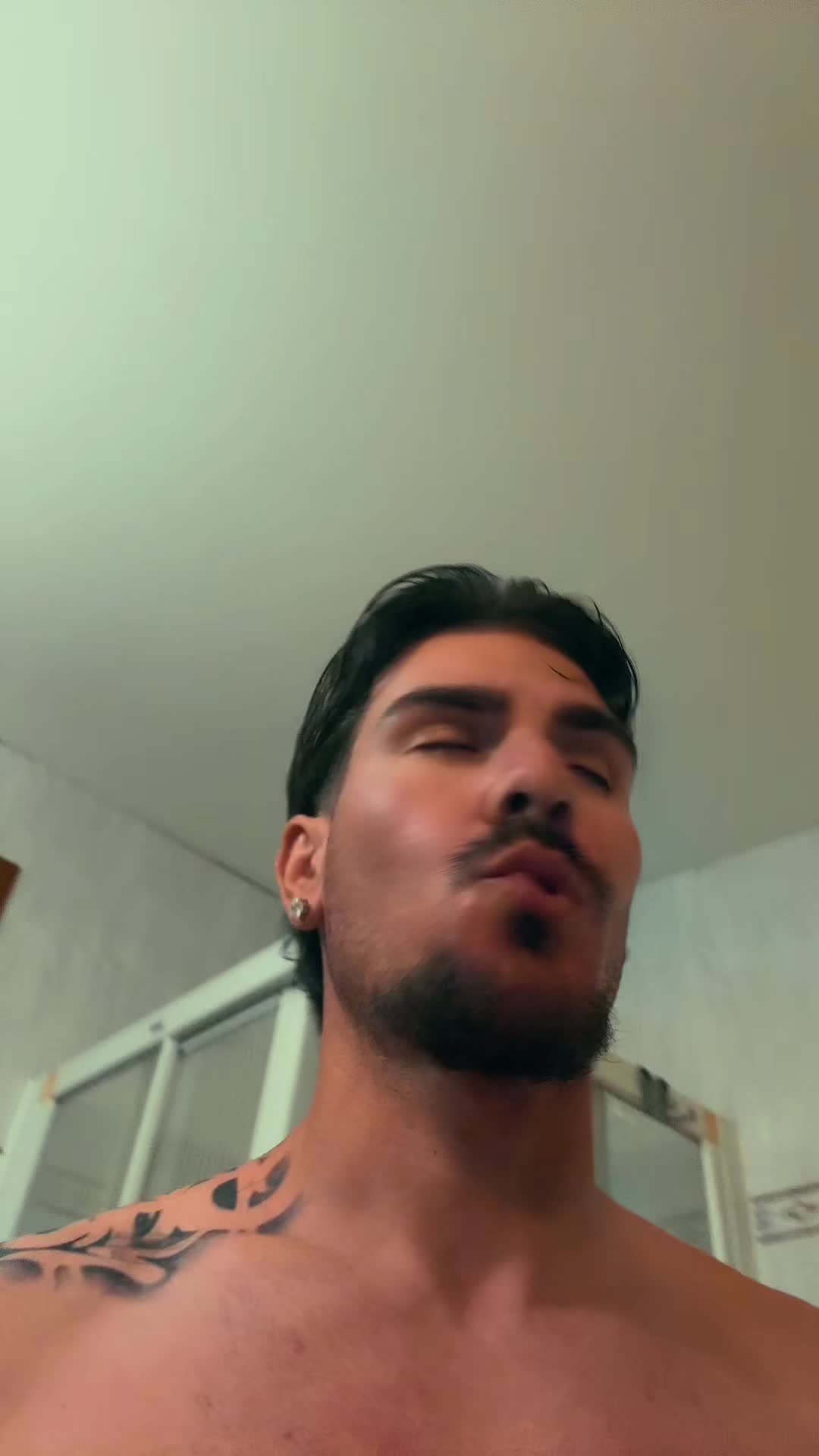 @🦇