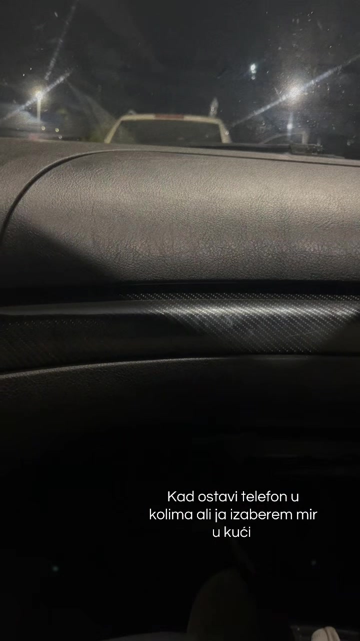 @Ana 🪽