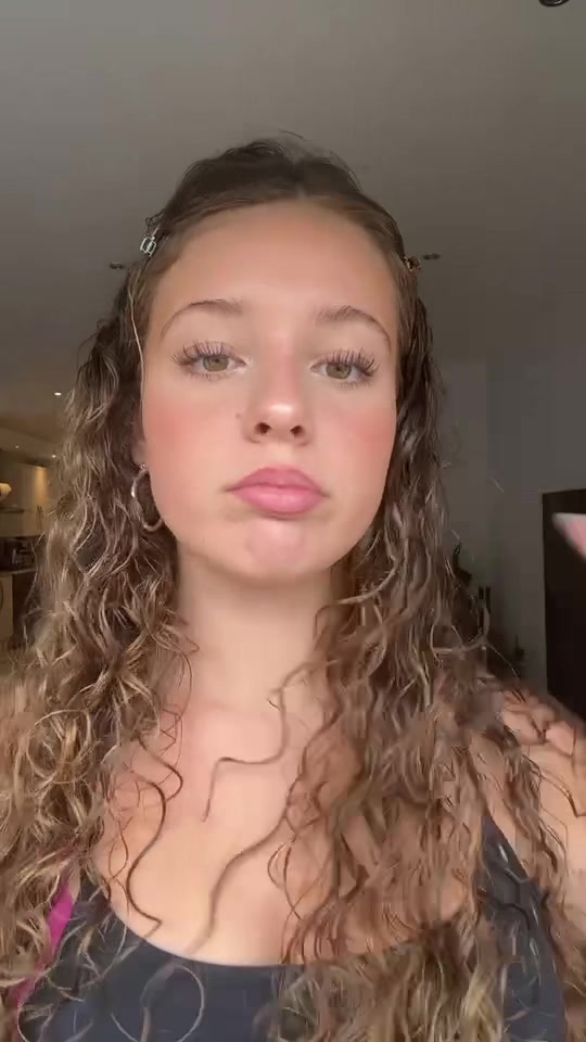 @Bunda Gyat 🛍️🧿🎀🫐🍒💫🐚💿🌸