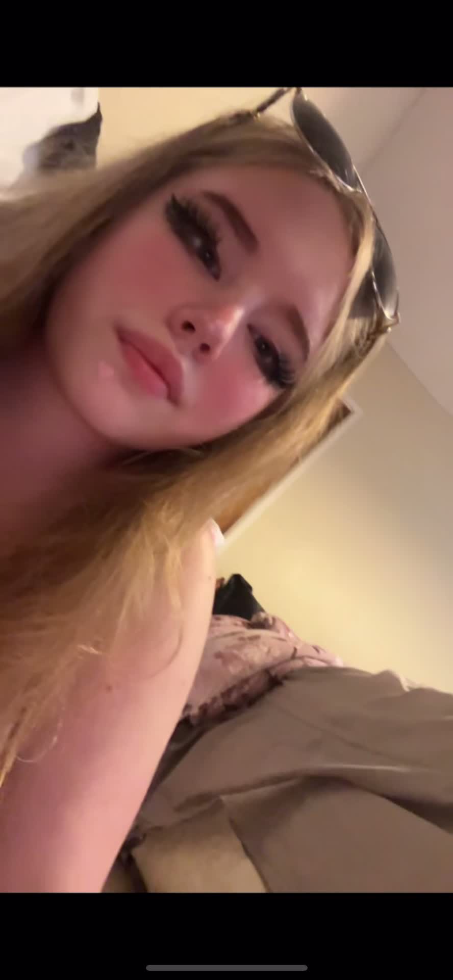 @Bella_love