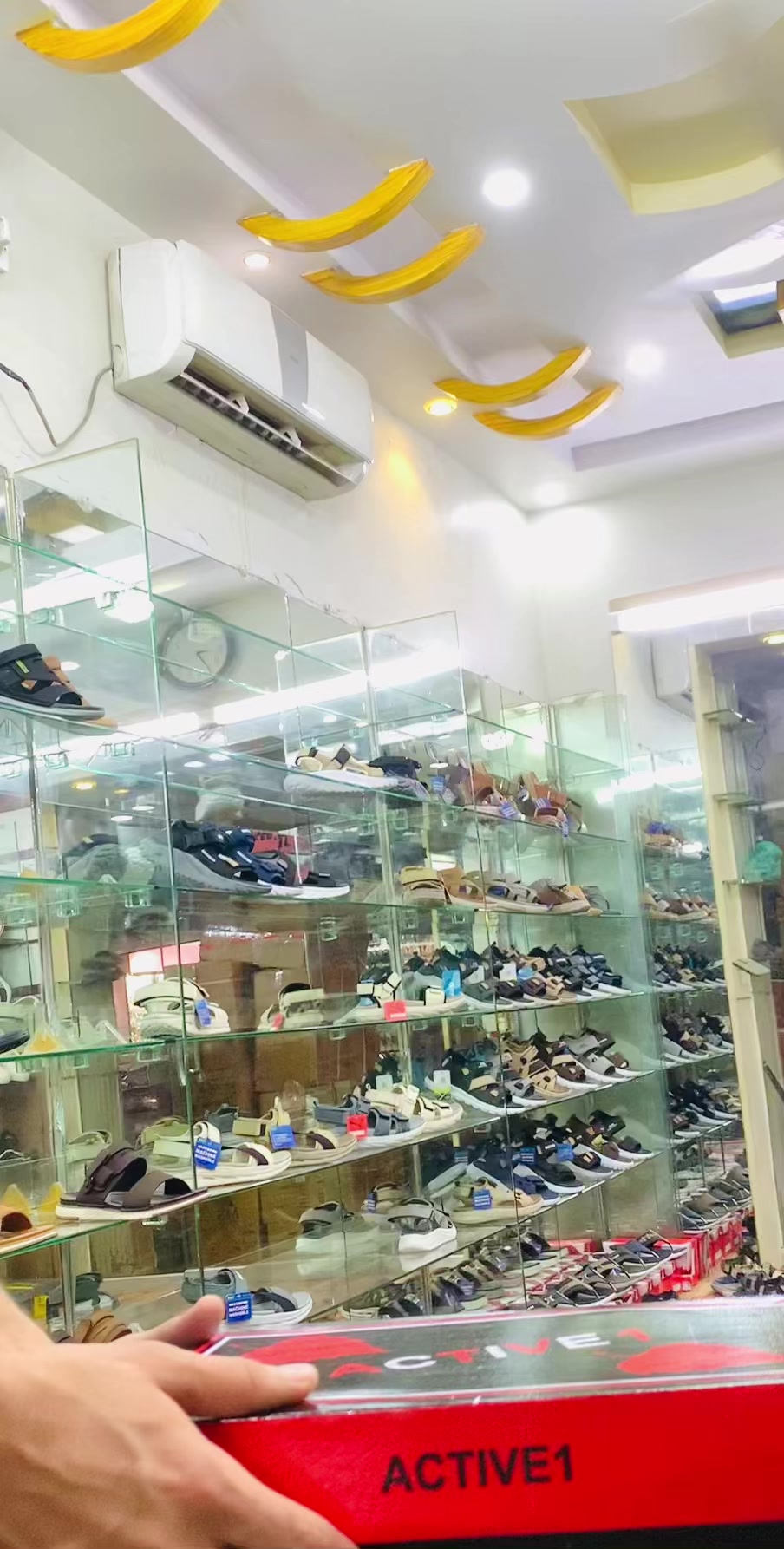 @HB.SHOES.KARACHI👟