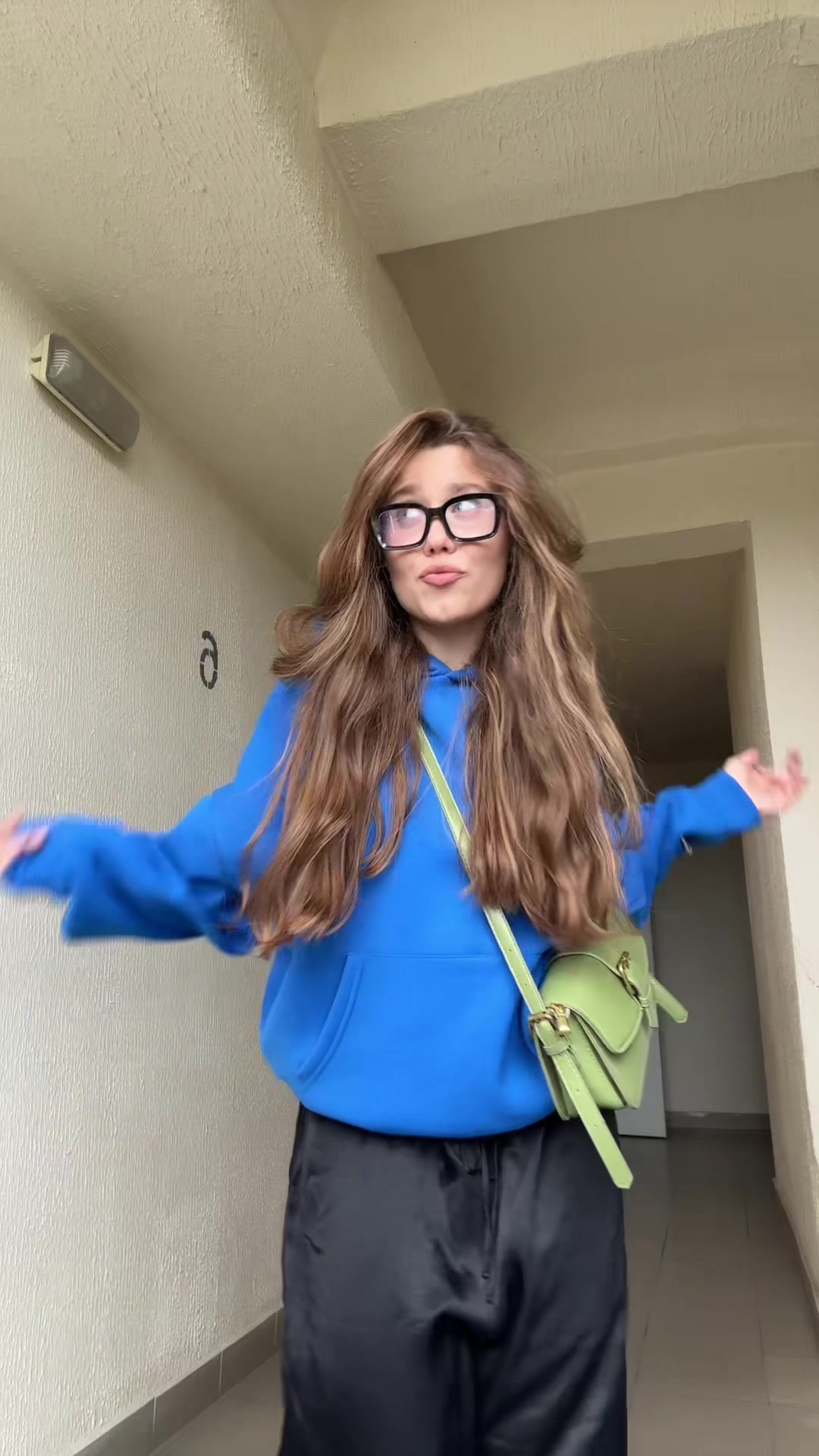 @алинель