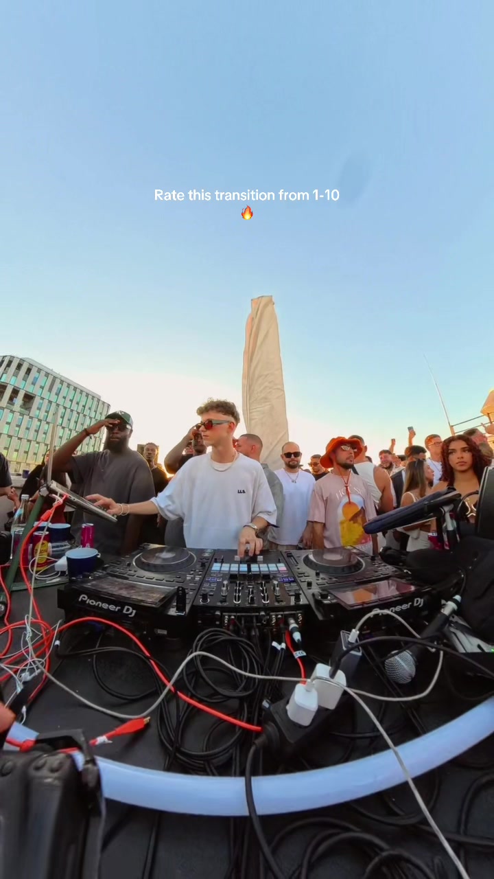 @DJ PREECIE