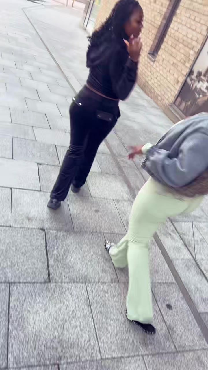 @👻