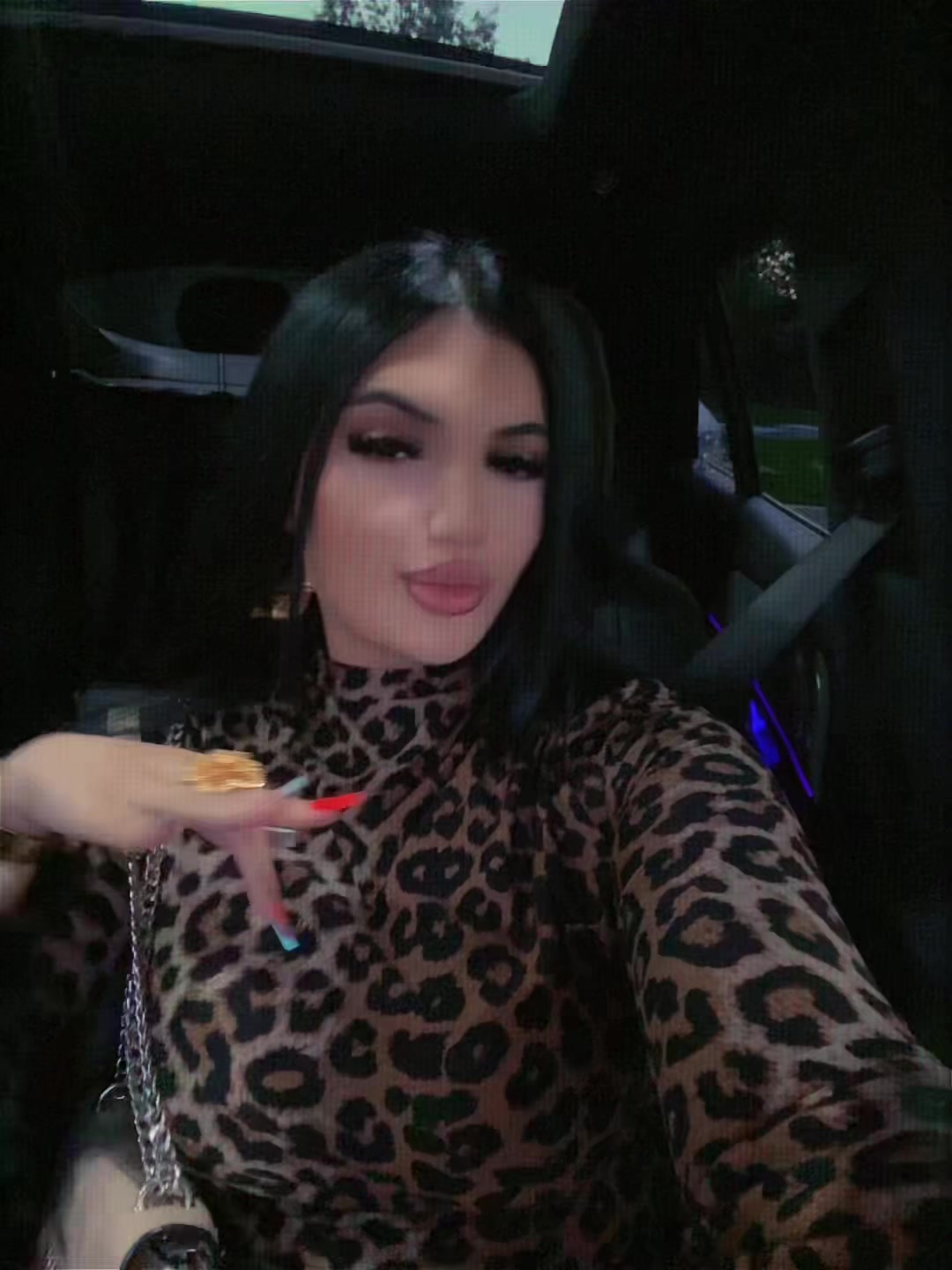@🖤