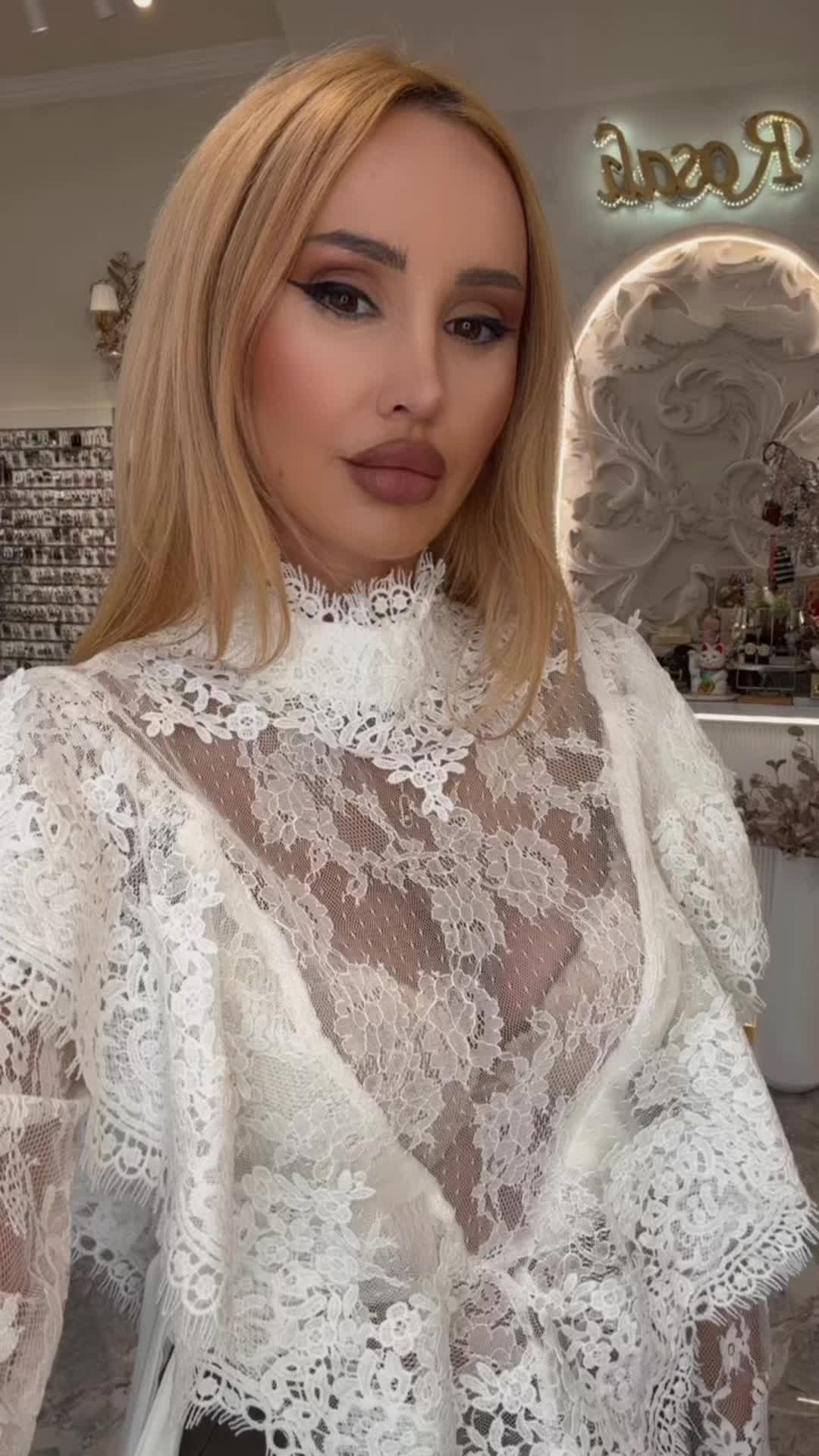 @Patricia Larisa